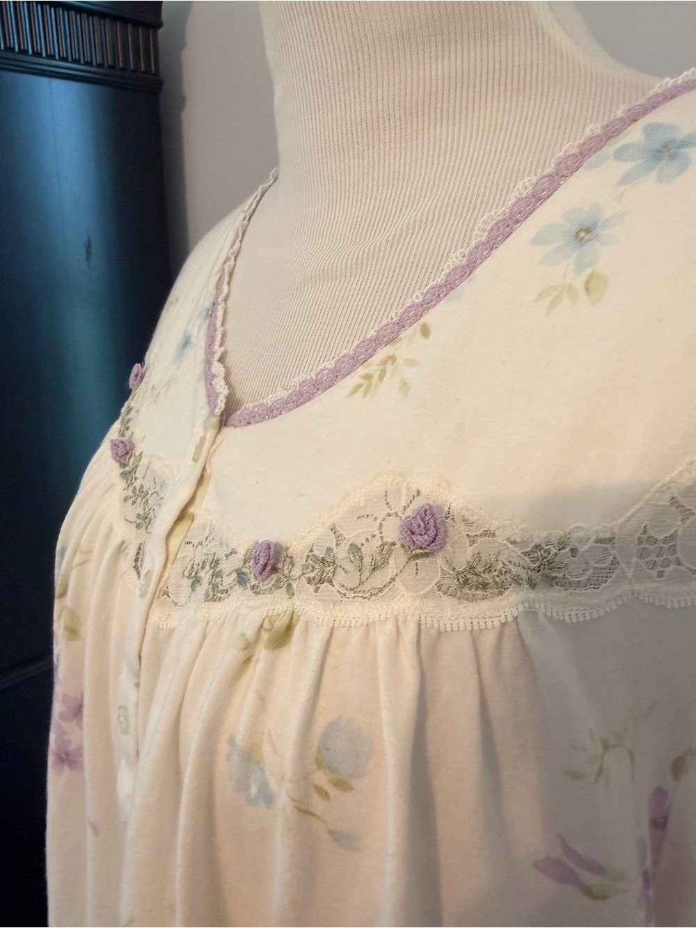 Women's vintage Cream Floral Long Nightgown with Lavender Trim - Picture 6 of 14